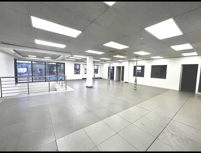 2,418M² WAREHOUSE TO LET IN NORTH RIDING